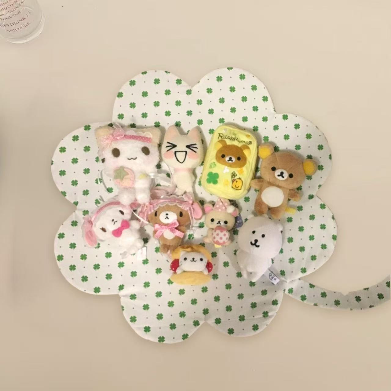 Japanese Antique Polka Dot Fou - огляд і ціна Desk Setup Background